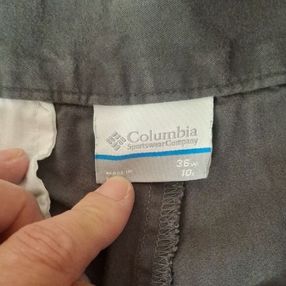 Columbia 10 inch Men's Gray Cargo Shorts size 36 - Picture 2 of 4